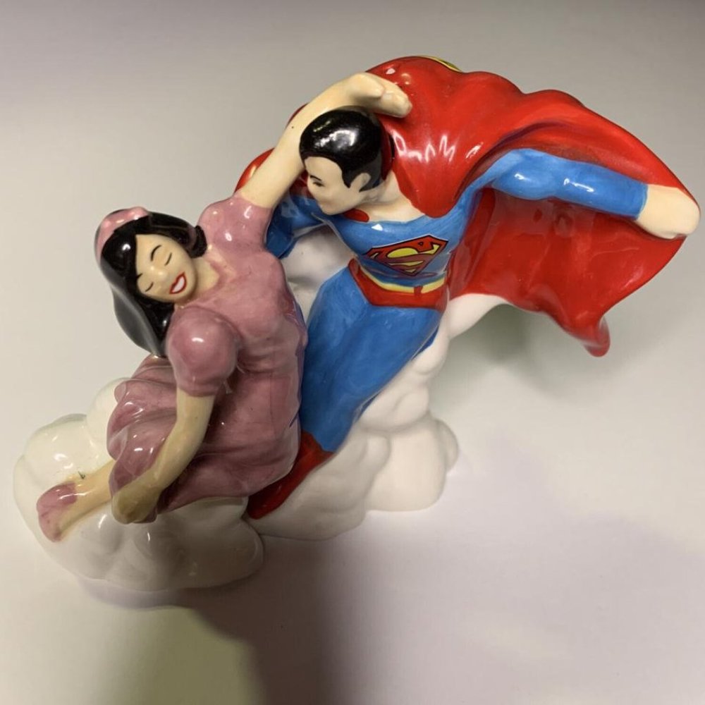 DC Superman & Lois Lane Salt & Pepper Shakers Magnetic Very Nice!